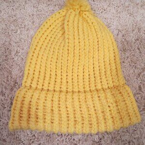 New NWOT Women's Yellow Knitted Winter Hat